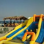 Villaggio & Club Aquilia Деревянный коттедж Бадолато-Стационе