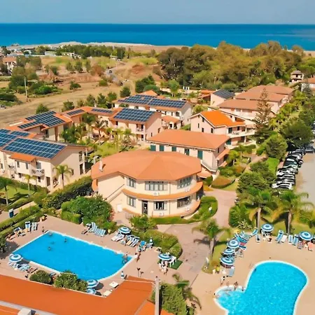 Villaggio & Club Aquilia 4*