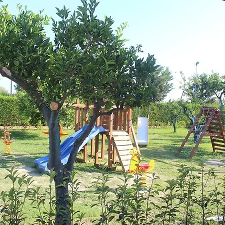 Курортный комплекс Villaggio & Club Aquilia Бадолато-Стационе