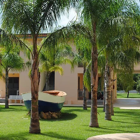 Villaggio & Club Aquilia Chata Badolato Marina