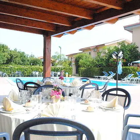 Villaggio & Club Aquilia 4*