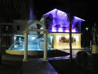 بيت خشبي Villaggio & Club Aquilia Badolato Marina
