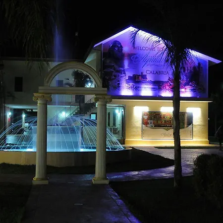 Villaggio & Club Aquilia Бадолато-Стационе