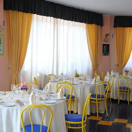 Villaggio & Club Aquilia 4* Бадолато-Стационе