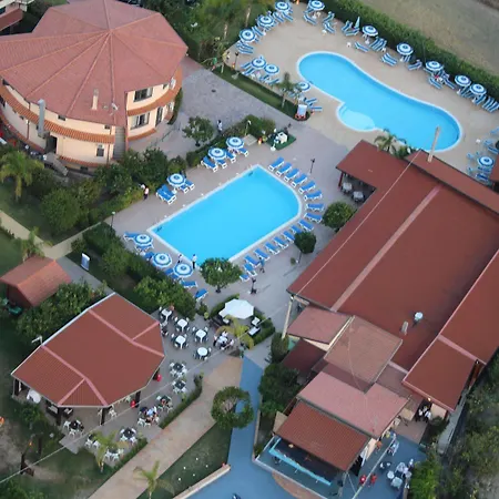 Villaggio & Club Aquilia Курортный комплекс 4*
