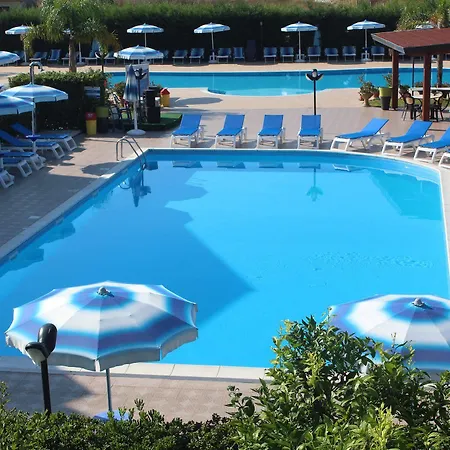 Villaggio & Club Aquilia 4*