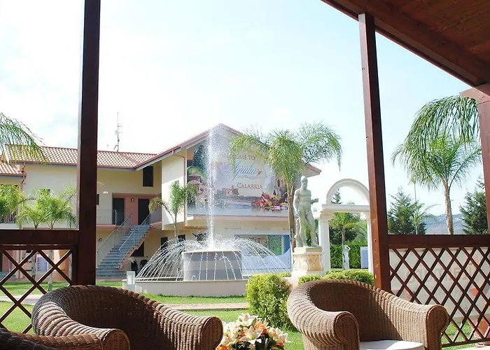 Villaggio & Club Aquilia *